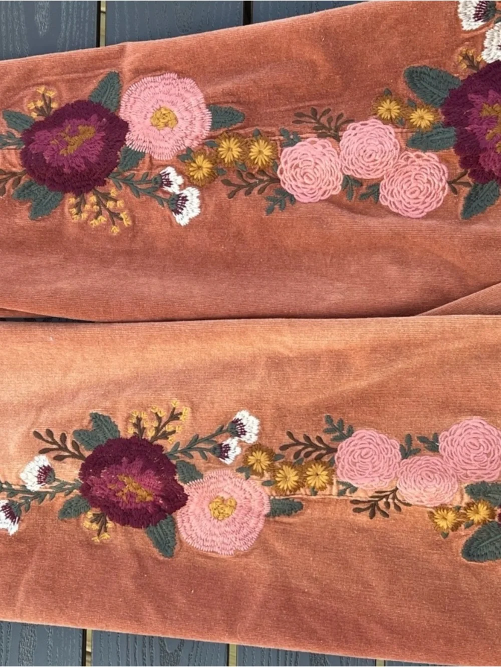 Rock & Roll - Rust colored Corduroy flares with floral embroidery & Ombre colors - Picture 5 of 10